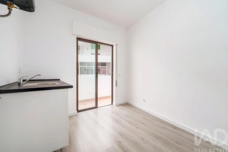 Apartamento T2 para Venda em Quarteira Foto 11