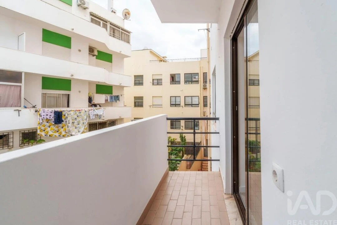 Apartamento T2 para Venda em Quarteira Foto 31