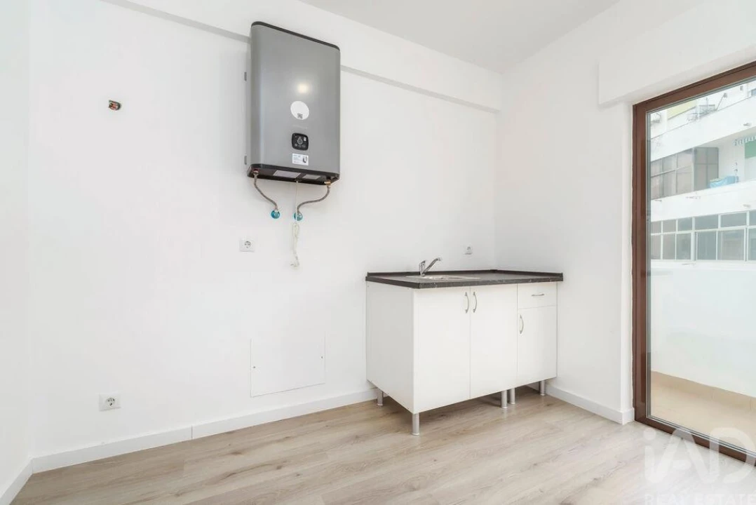 Apartamento T2 para Venda em Quarteira Foto 4