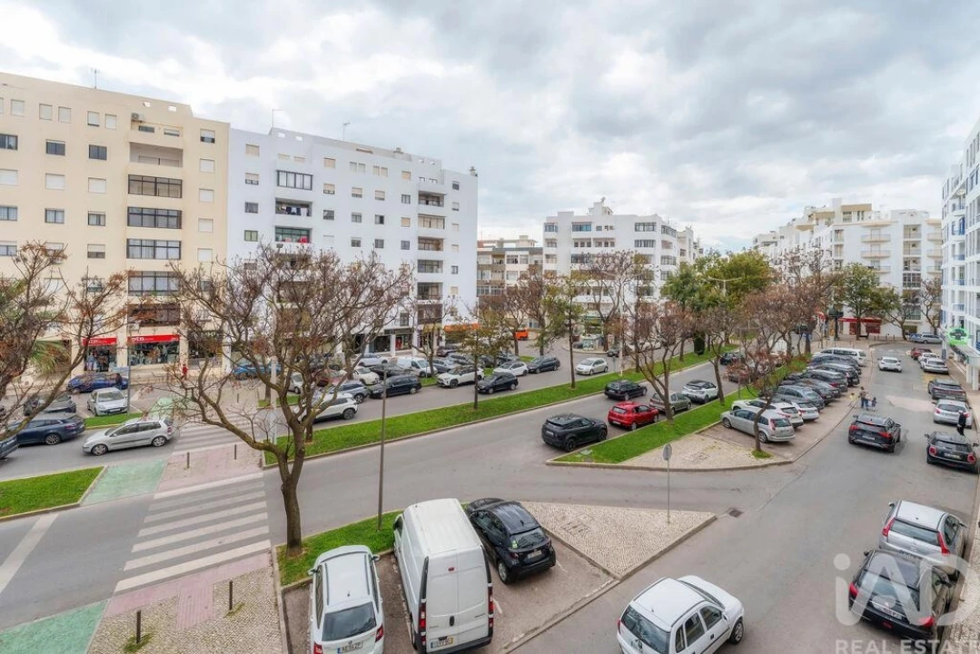 Apartamento T2 para Venda em Quarteira Foto 33