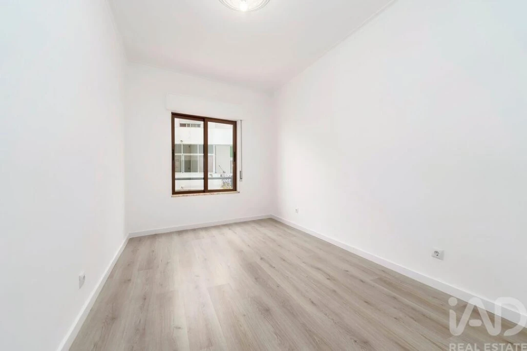 Apartamento T2 para Venda em Quarteira Foto 26