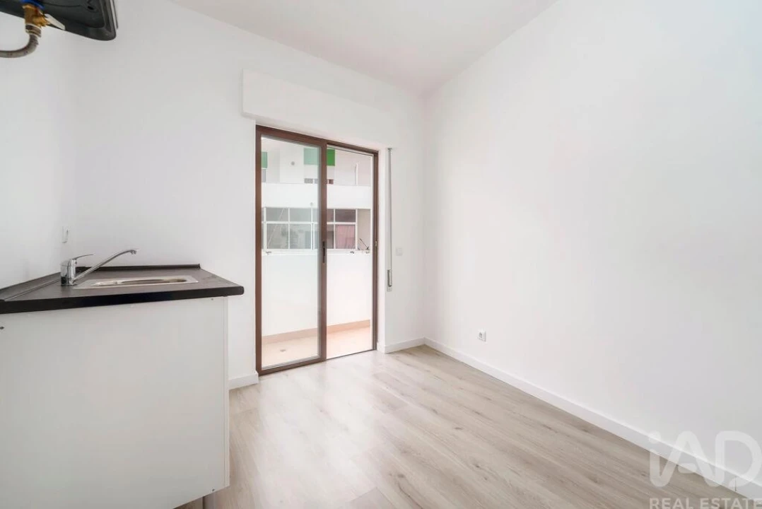 Apartamento T2 para Venda em Quarteira Foto 11