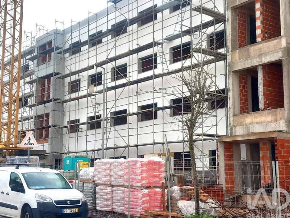 Apartamento T2 para Venda em Portimão Foto 3