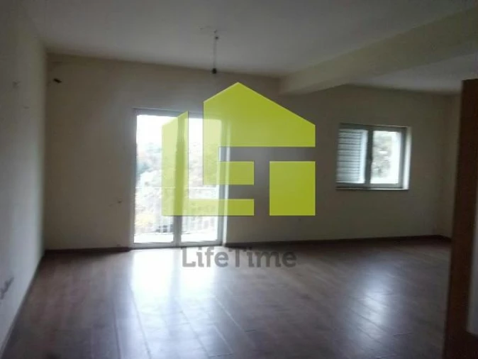 Moradia T4 para Venda em Castro Daire Foto 3