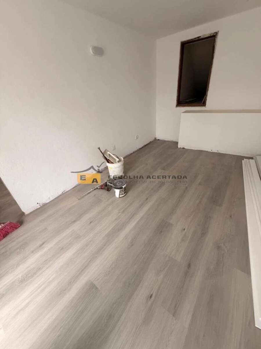 Armazém para Venda em Paranhos Foto 8