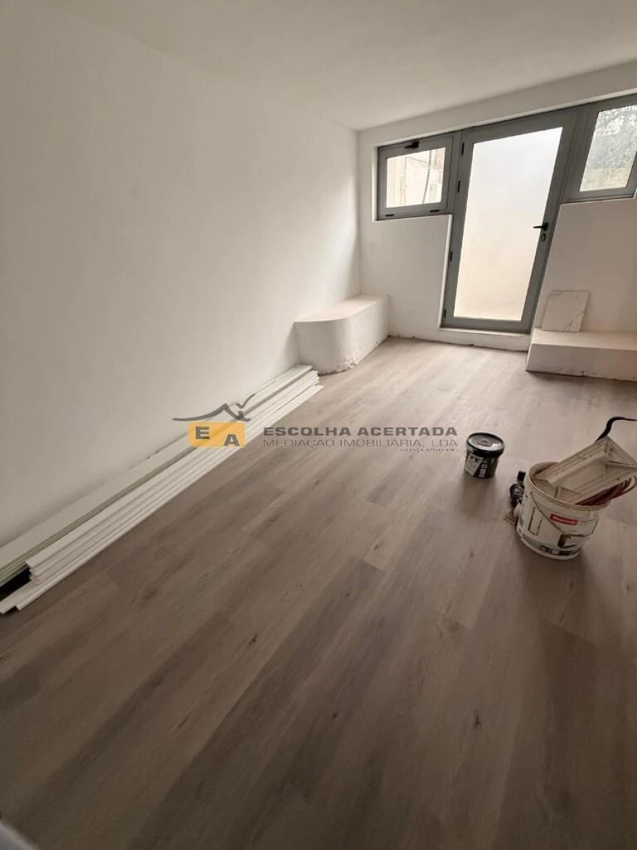 Armazém para Venda em Paranhos Foto 12