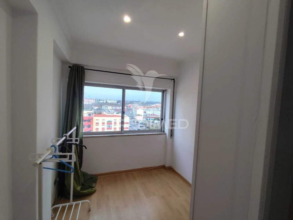 Apartamento para Venda em Amora Foto 3