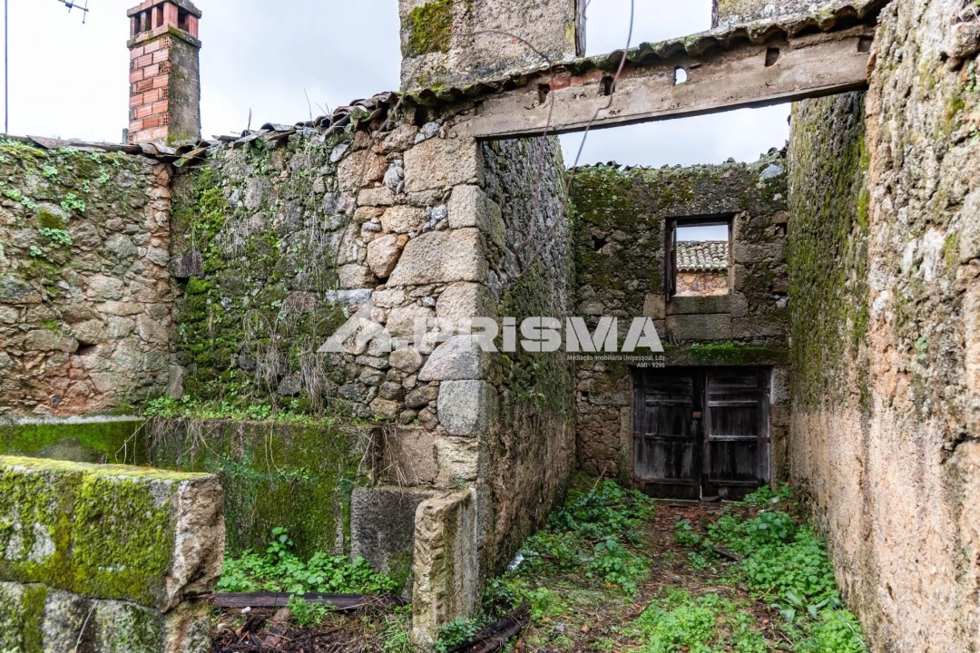 Moradia T5 para Venda em Escalos de Cima e Lousa Foto 1