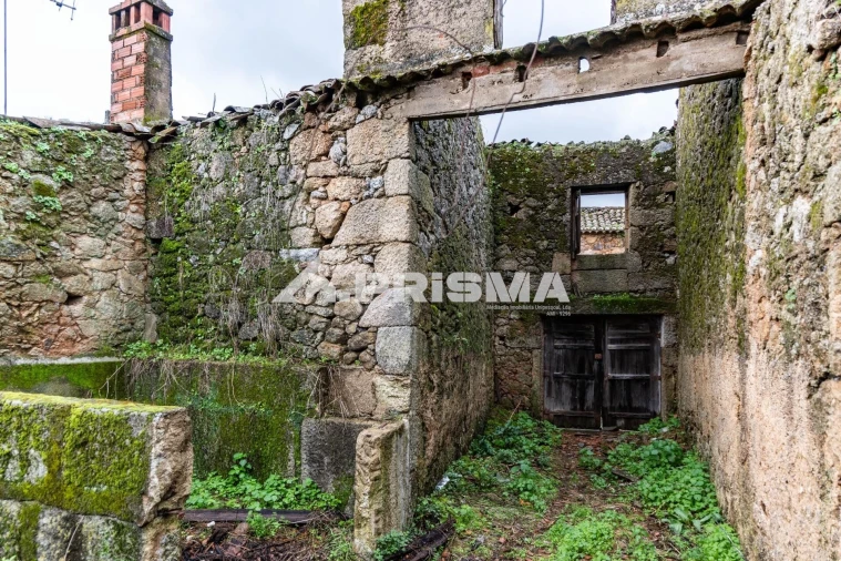 Moradia T5 para Venda em Escalos de Cima e Lousa Foto 1