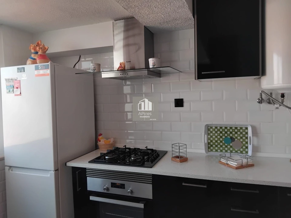 Apartamento T2 para Venda em Costa da Caparica Foto 14