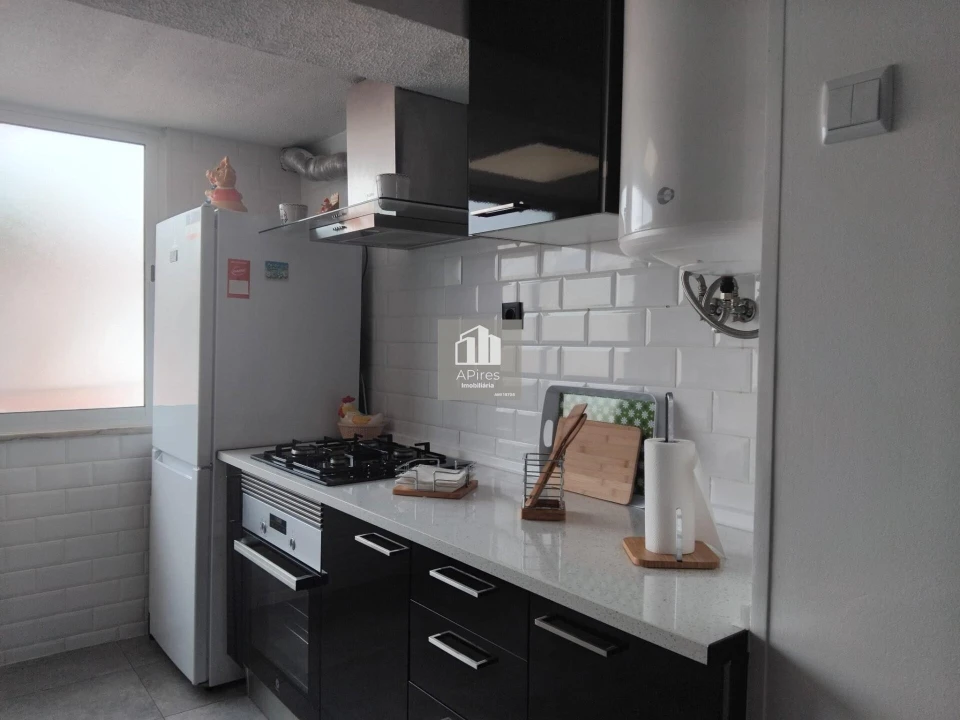 Apartamento T2 para Venda em Costa da Caparica Foto 12