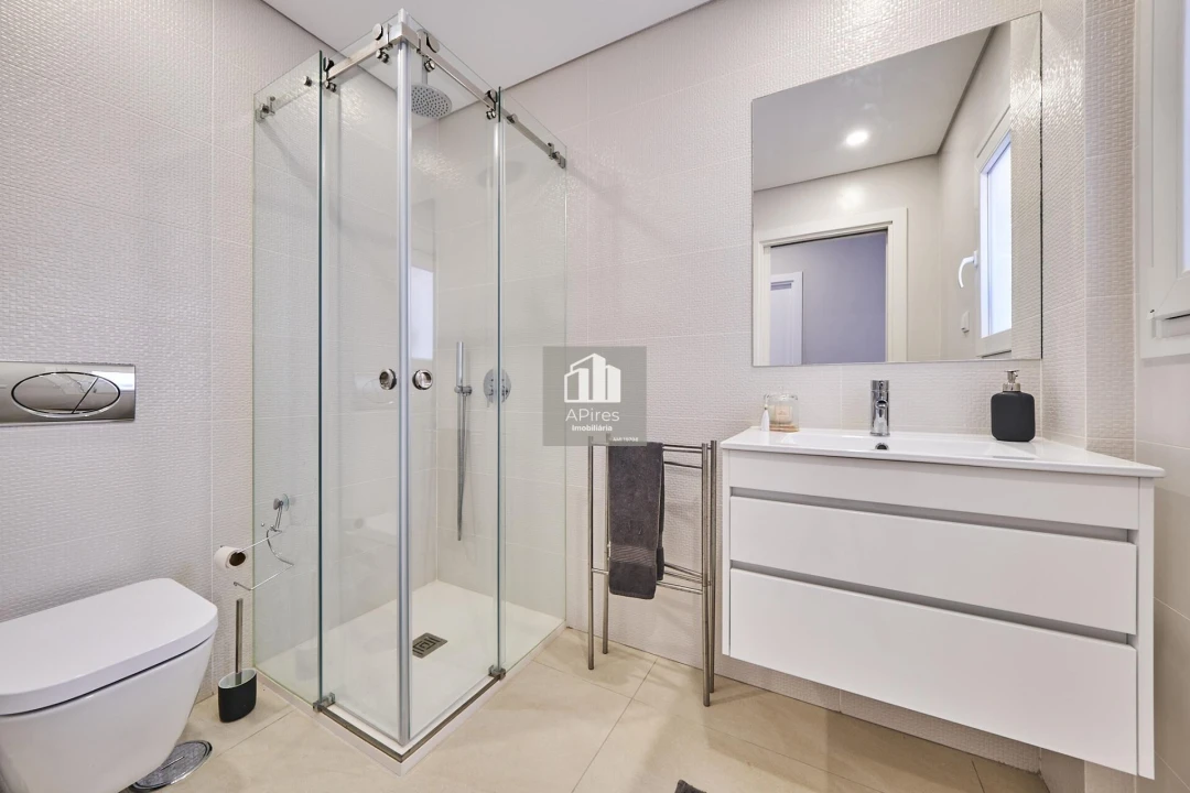 Moradia T4 para Venda em Fernao Ferro Foto 25