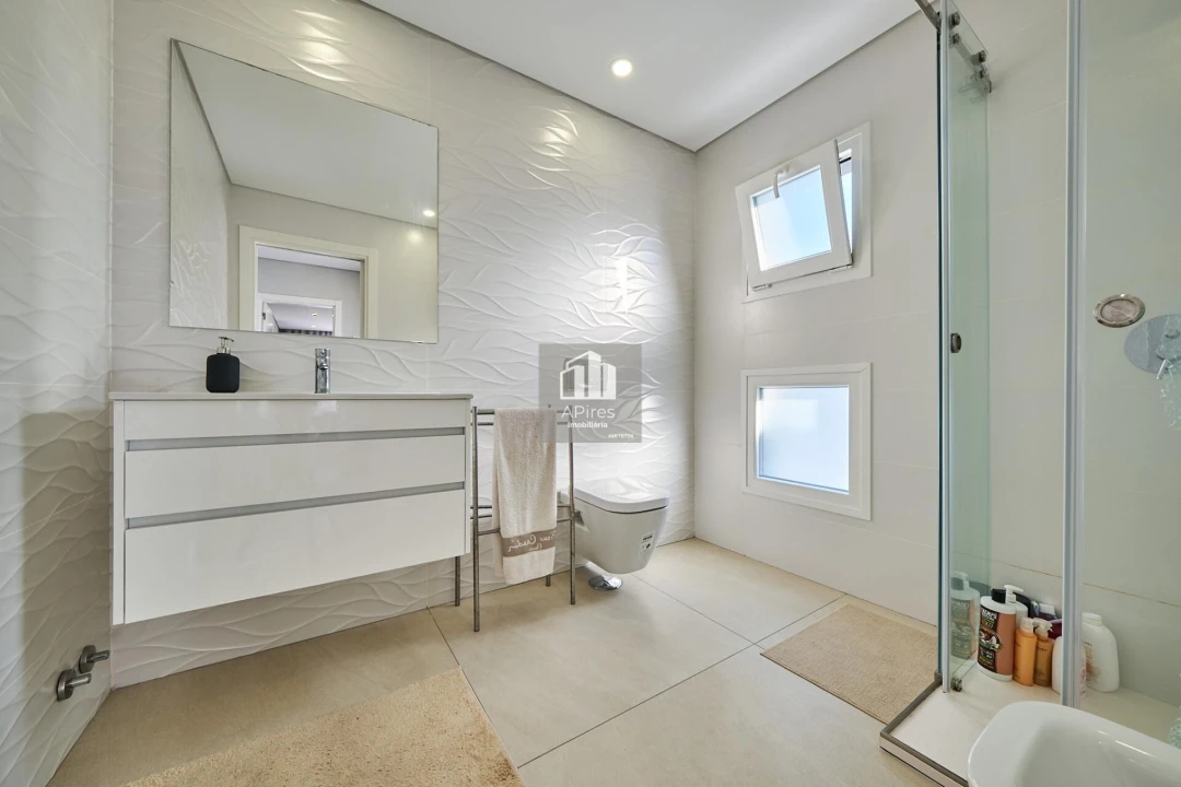 Moradia T4 para Venda em Fernao Ferro Foto 11