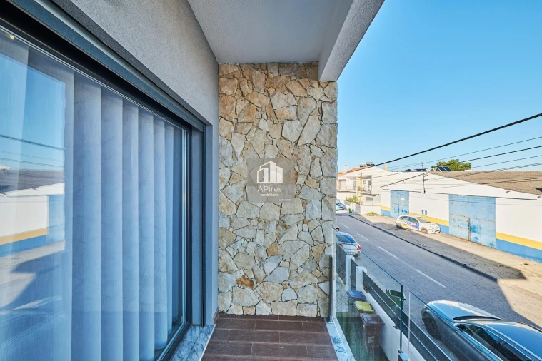 Moradia T4 para Venda em Fernao Ferro Foto 22