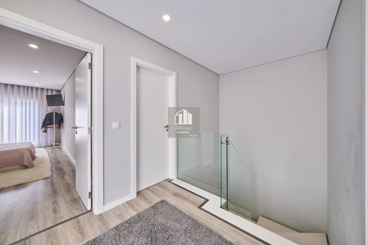 Moradia T4 para Venda em Fernao Ferro Foto 10