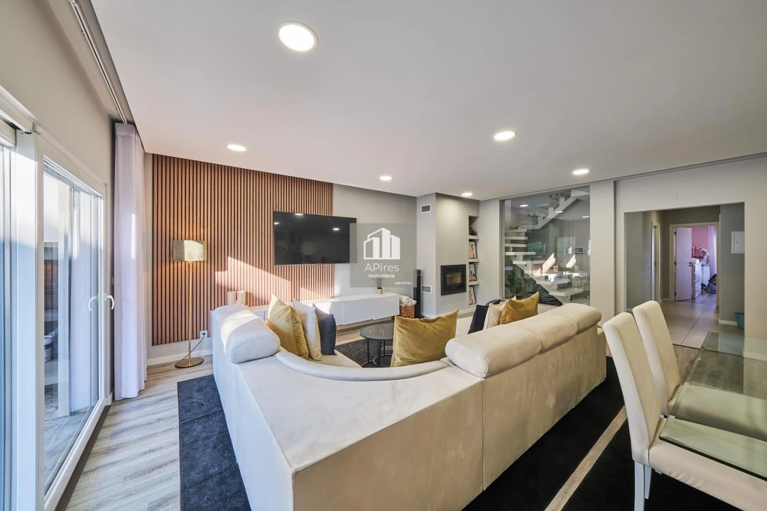 Moradia T4 para Venda em Fernao Ferro Foto 5