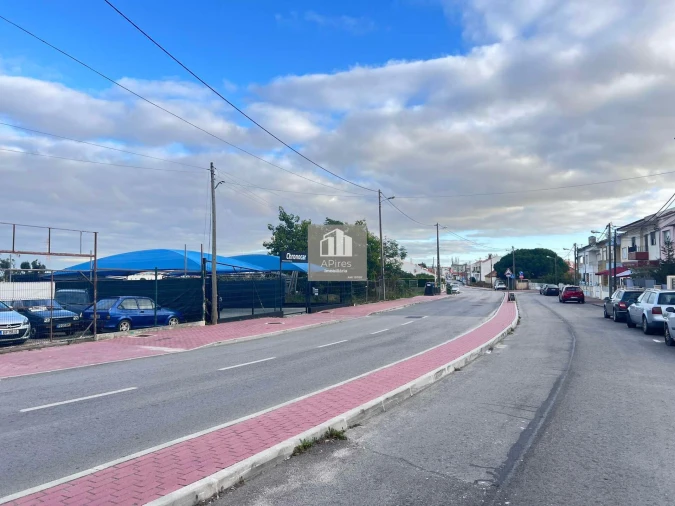 Terreno para Venda em Charneca de Caparica e Sobreda Foto 4