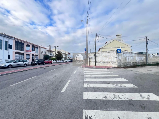 Terreno para Venda em Charneca de Caparica e Sobreda Foto 7