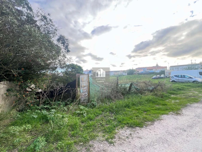 Terreno para Venda em Charneca de Caparica e Sobreda Foto 2