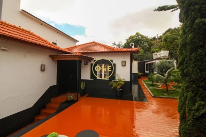 Moradia T6 para Venda em Santa Cruz