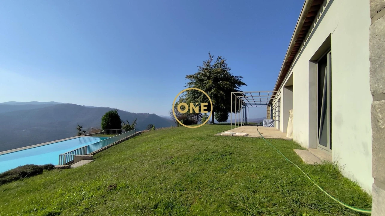 Moradia T5 para Venda em Alvarenga Foto 45