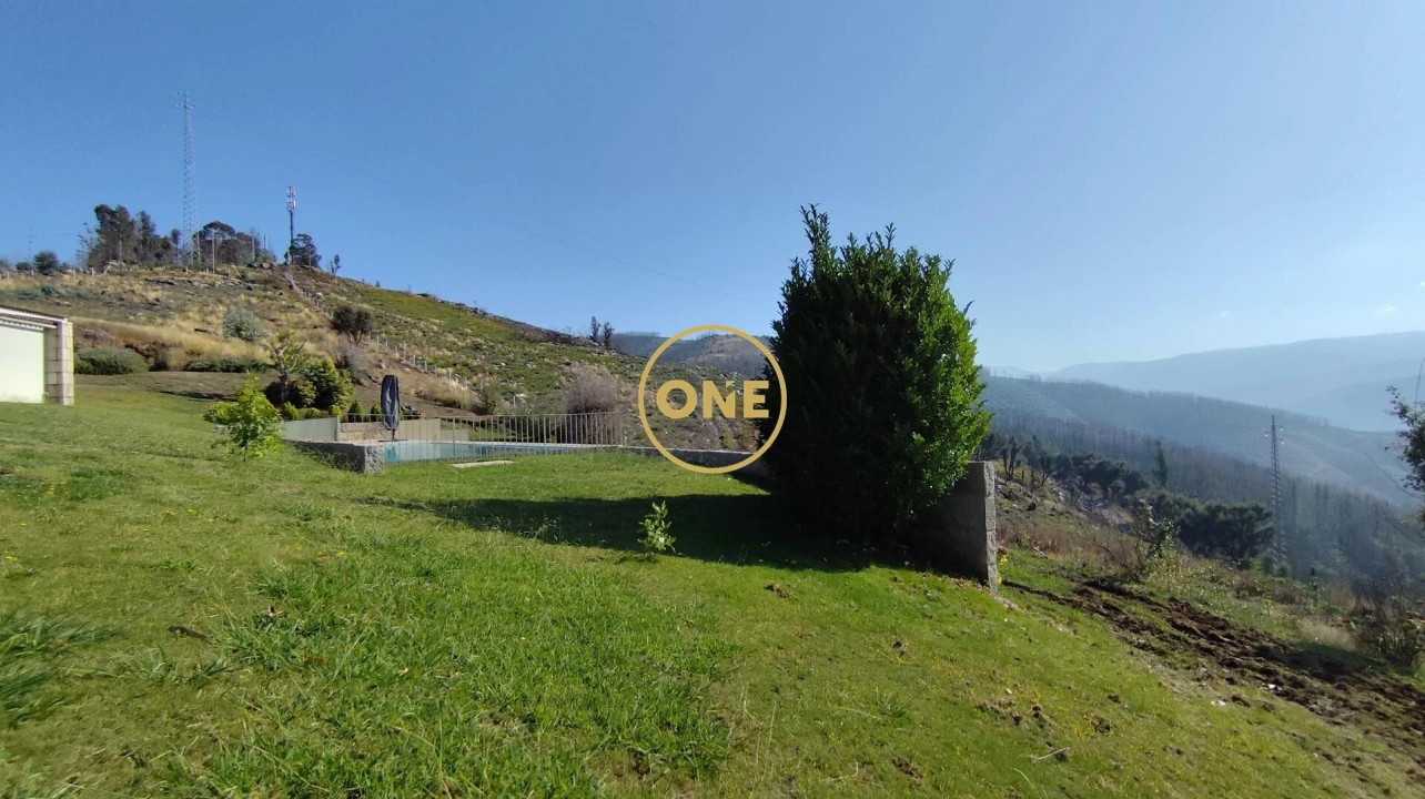 Moradia T5 para Venda em Alvarenga Foto 14