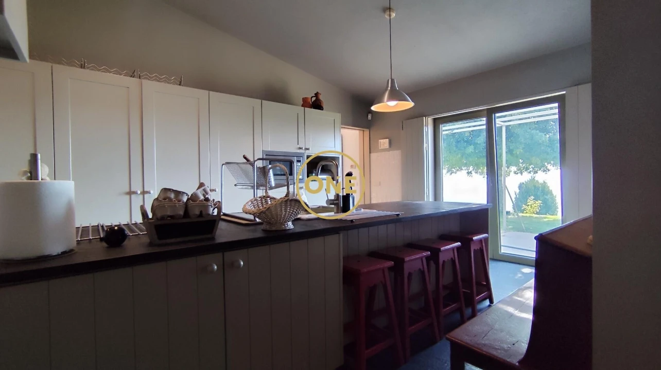 Moradia T5 para Venda em Alvarenga Foto 38