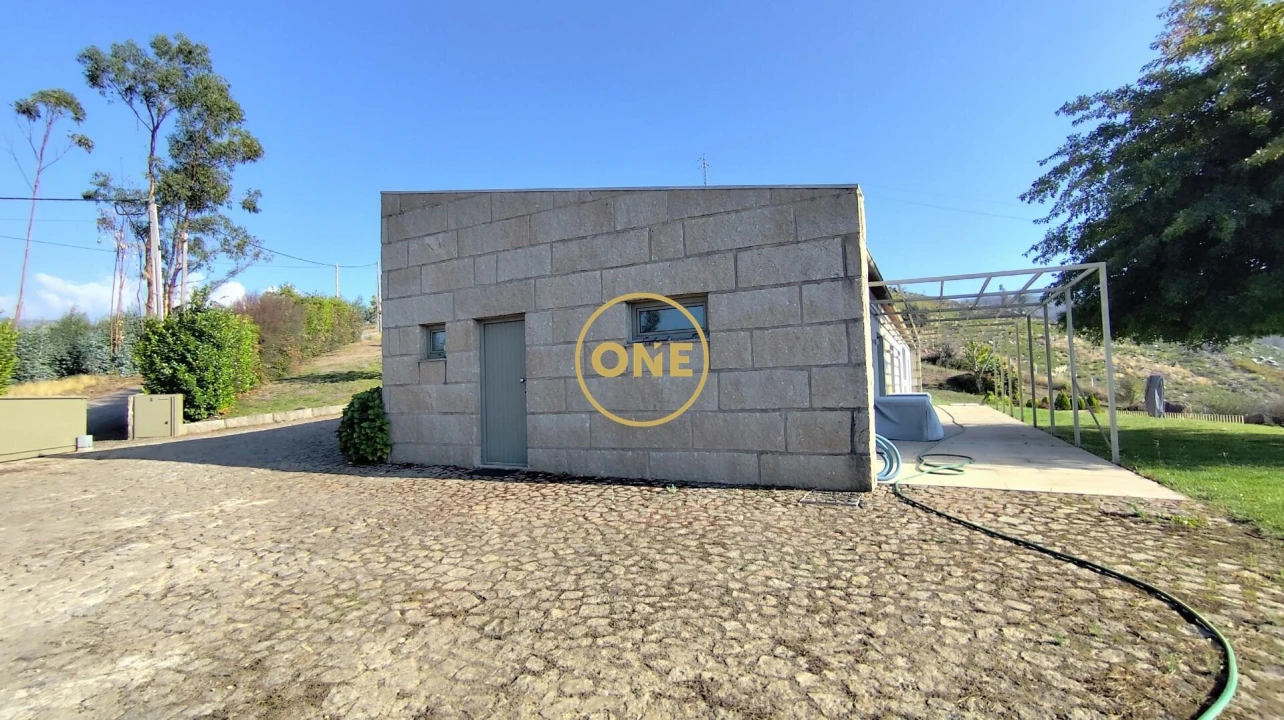 Moradia T5 para Venda em Alvarenga Foto 5