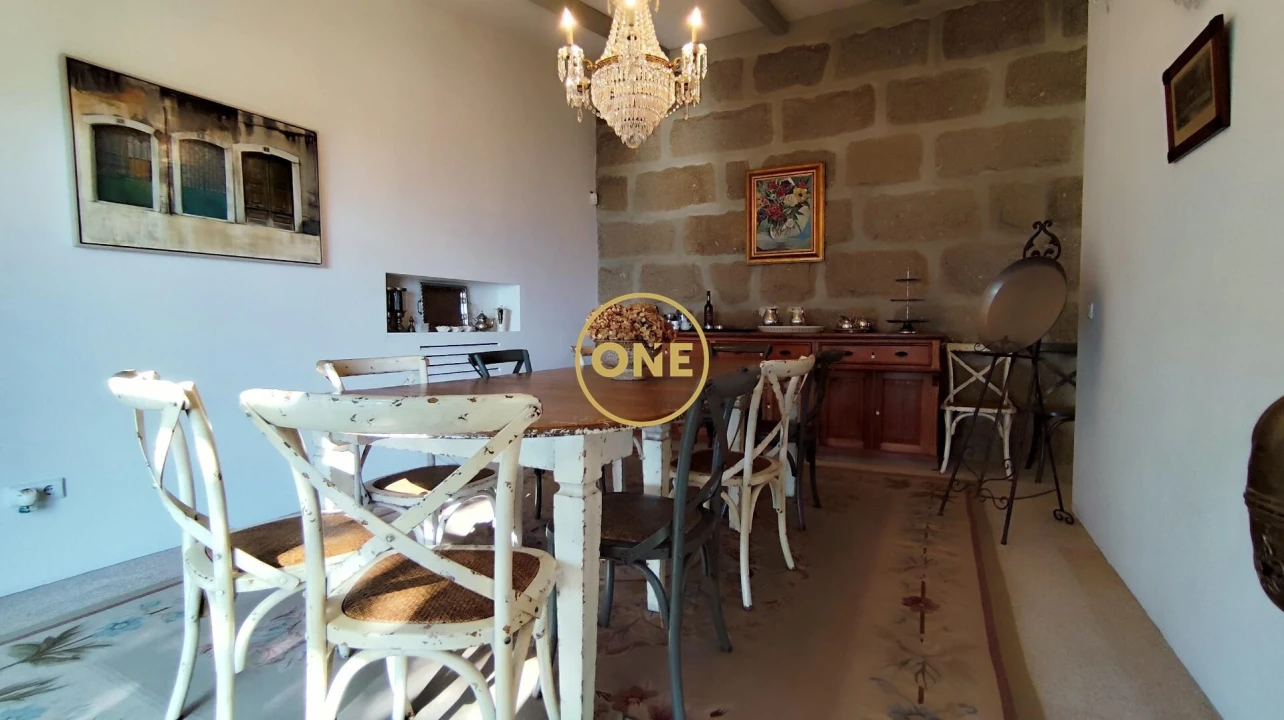 Moradia T5 para Venda em Alvarenga Foto 33