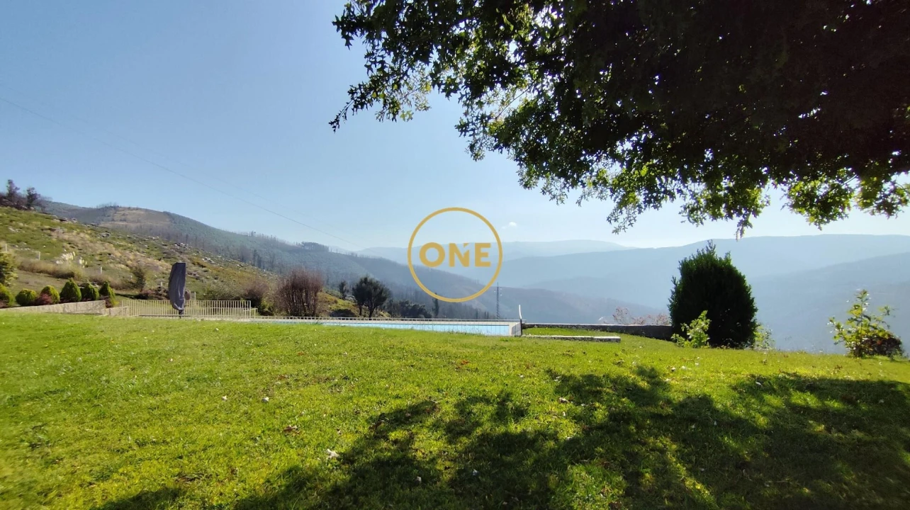 Moradia T5 para Venda em Alvarenga Foto 15