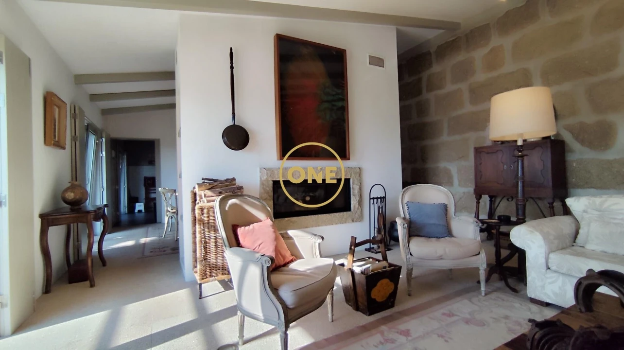 Moradia T5 para Venda em Alvarenga Foto 25