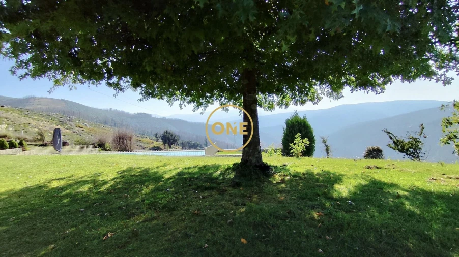 Moradia T5 para Venda em Alvarenga Foto 12