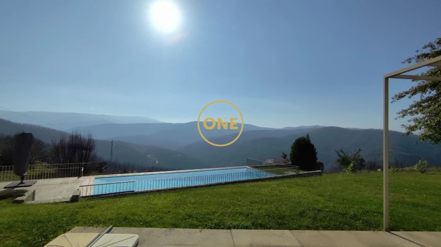 Moradia T5 para Venda em Alvarenga Foto 48