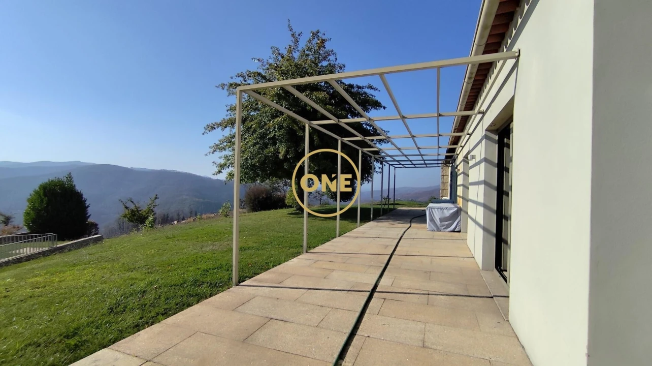 Moradia T5 para Venda em Alvarenga Foto 7