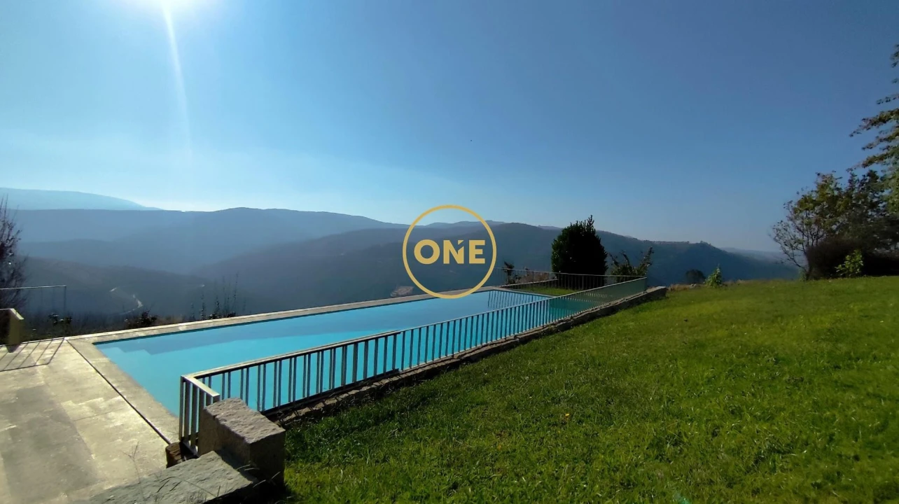 Moradia T5 para Venda em Alvarenga Foto 42