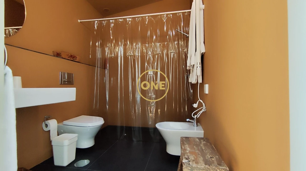 Moradia T5 para Venda em Alvarenga Foto 64