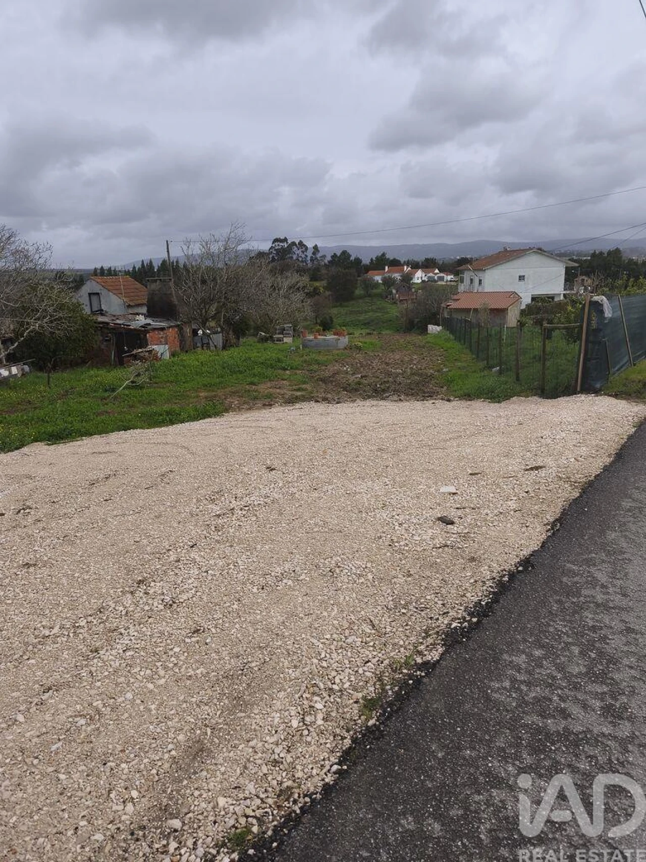 Terreno para Venda em Cela Foto 2
