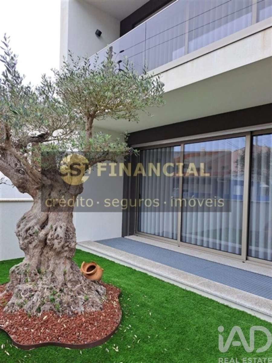 Moradia T4 para Venda em Esmoriz Foto 1