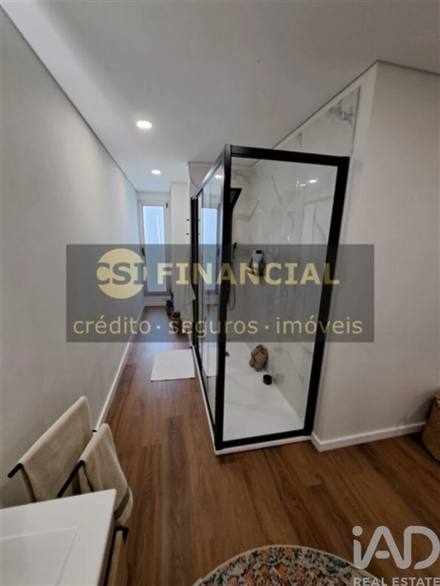 Moradia T4 para Venda em Esmoriz Foto 16