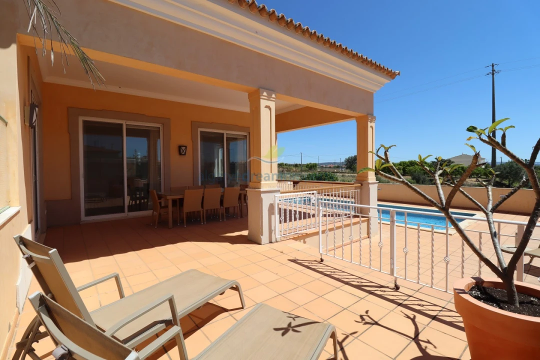 Moradia T4 para Venda em Albufeira e Olhos de Água Foto 32