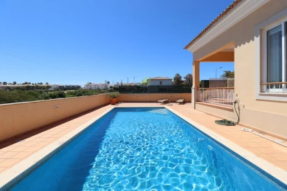 Moradia T4 para Venda em Albufeira e Olhos de Água
