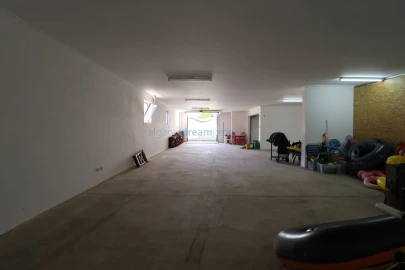 Moradia T4 para Venda em Albufeira e Olhos de Água