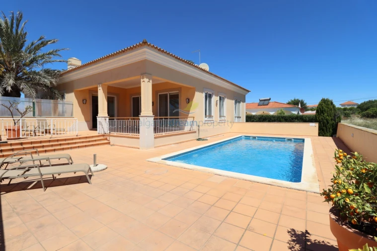Moradia T4 para Venda em Albufeira e Olhos de Água Foto 5