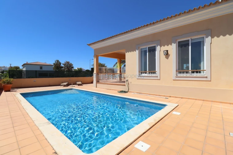 Moradia T4 para Venda em Albufeira e Olhos de Água Foto 6