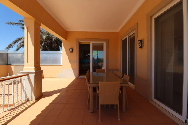 Moradia T4 para Venda em Albufeira e Olhos de Água Foto 12