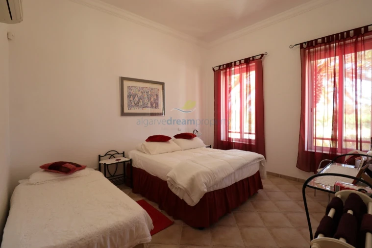Moradia T4 para Venda em Albufeira e Olhos de Água Foto 19