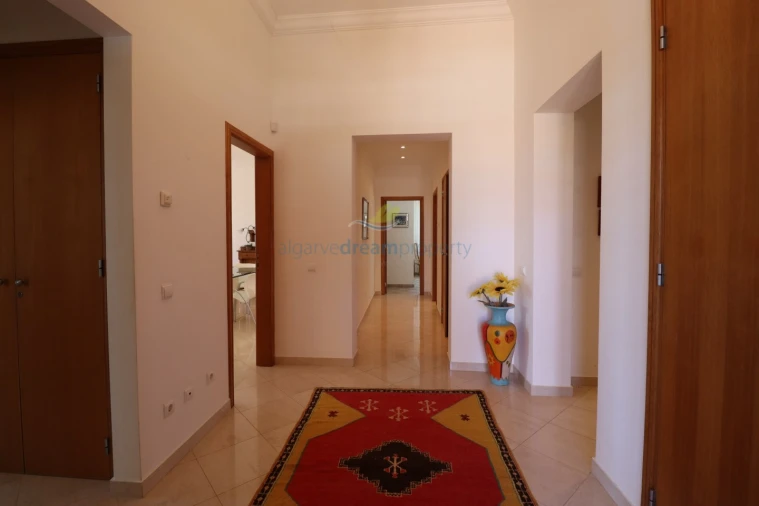 Moradia T4 para Venda em Albufeira e Olhos de Água Foto 10