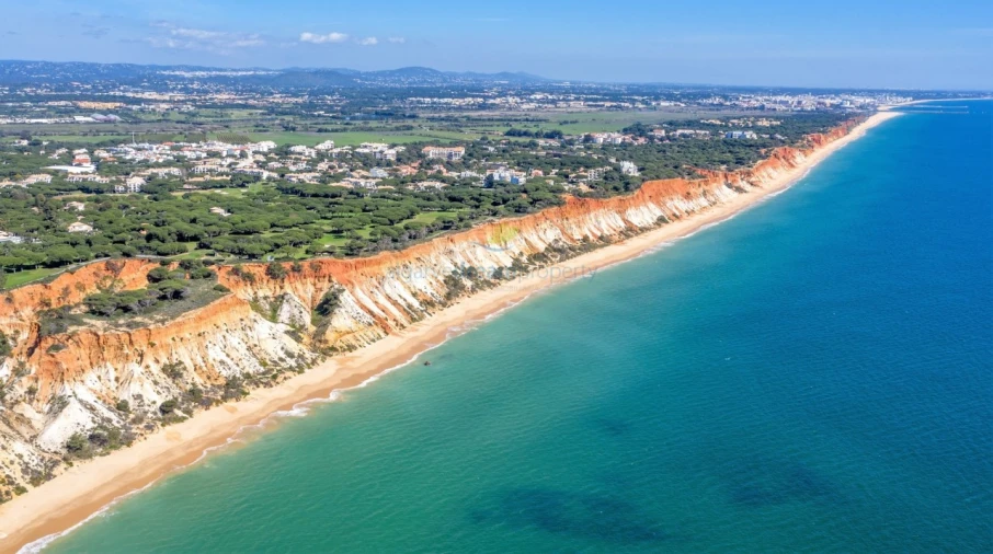 Moradia T4 para Venda em Albufeira e Olhos de Água Foto 40