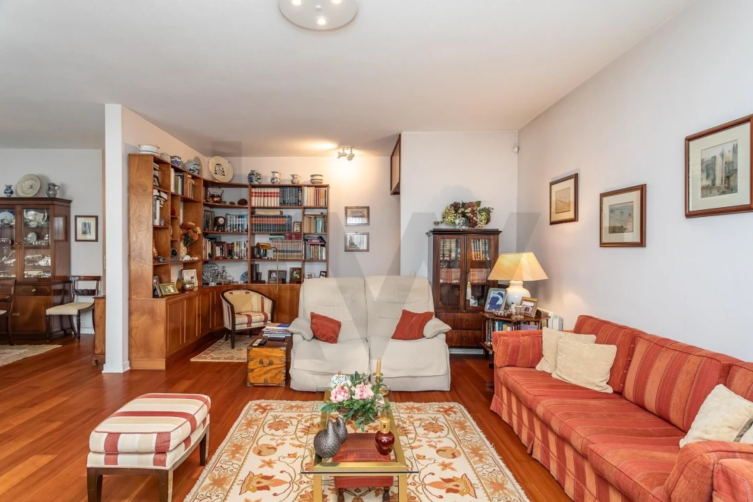 Apartamento T3 para Venda em Oeiras e São Julião da Barra, Paço de Arcos e Caxias Foto 1