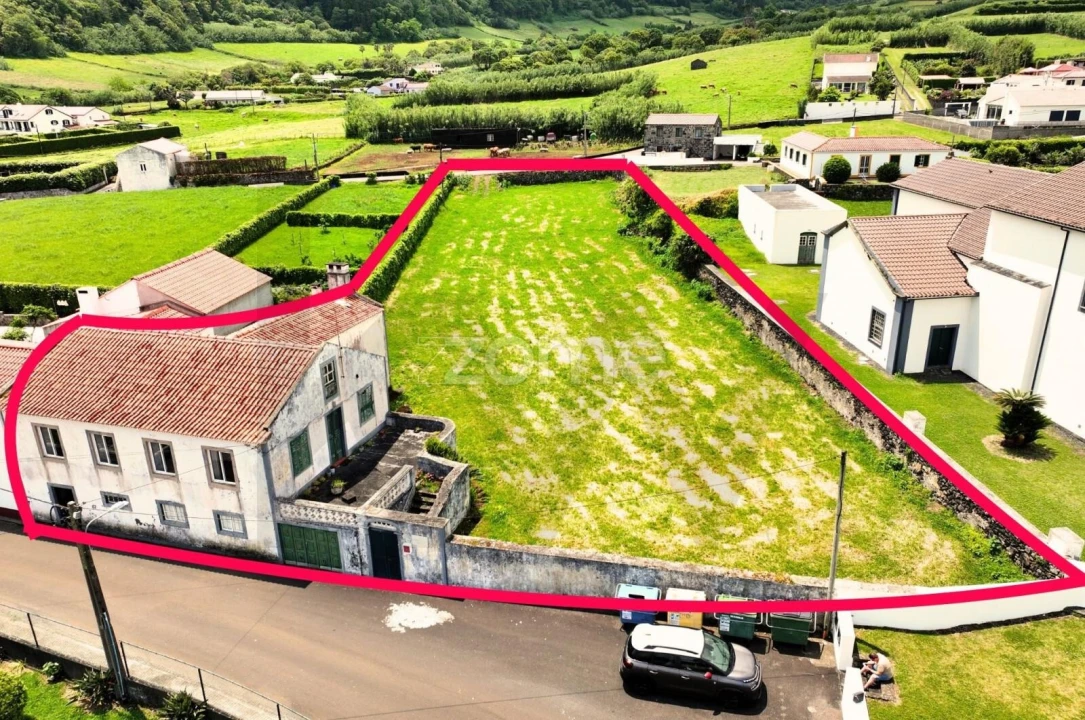 Moradia T5 para Venda em Praia do Almoxarife Foto 1